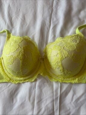 Victoria's Secret Yellow Lace Underwire Bra